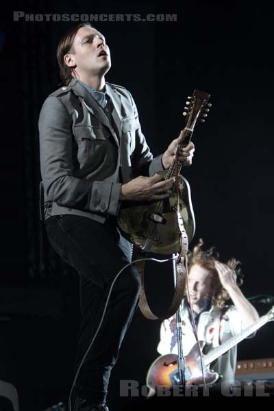 ARCADE FIRE - 2010-08-29 - SAINT CLOUD - Domaine National - Grande Scene - 